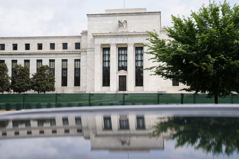 JPMorgan Urges Swift Fed Cuts Amid Labor Market Uncertainty