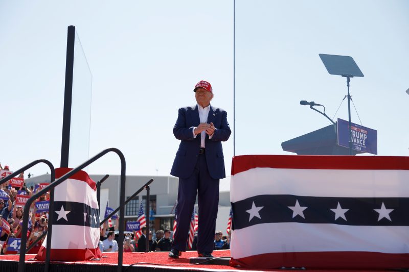 Trump’s Silence on Troubled Mark Robinson Steals Spotlight at N.C. Rally