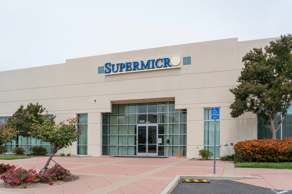 SMCI stock price pattern points to a surge to $106 after earnings
